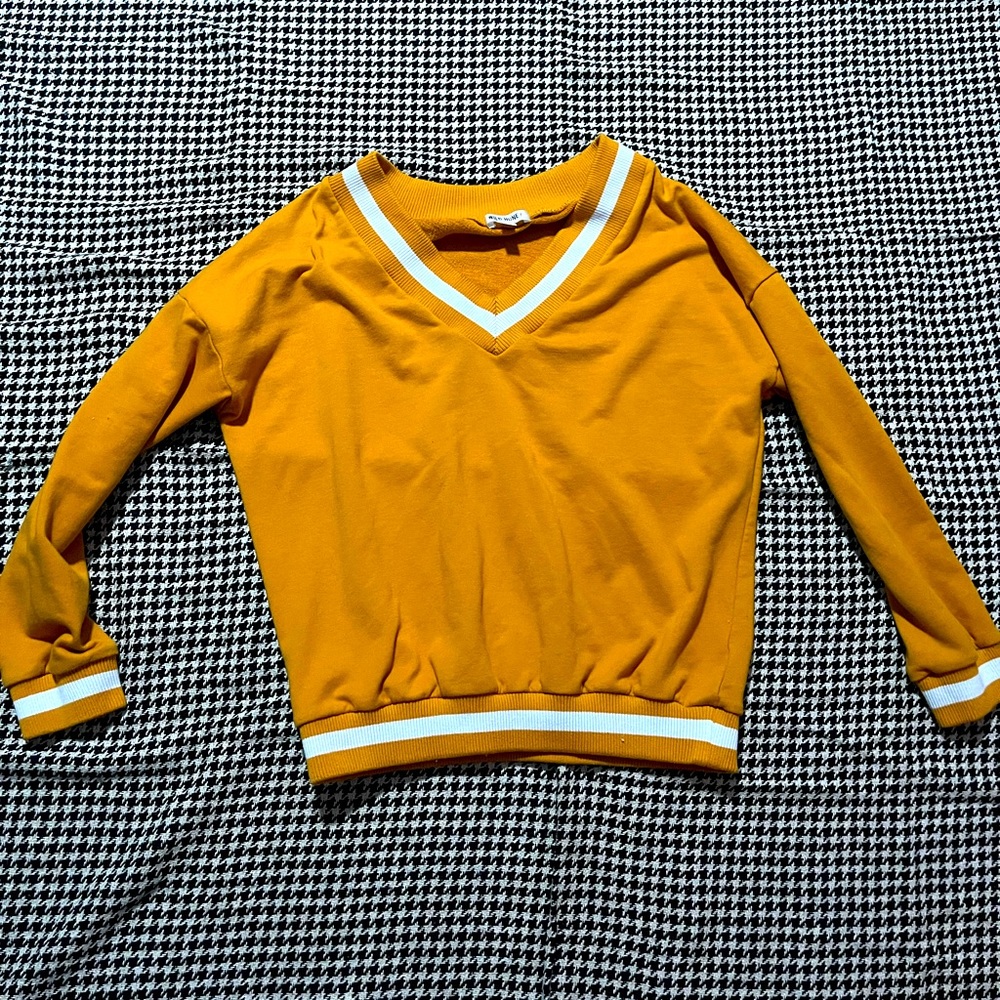 Wild Honey Mustard Yellow Crew neck Sweater. Women’s size Medium.